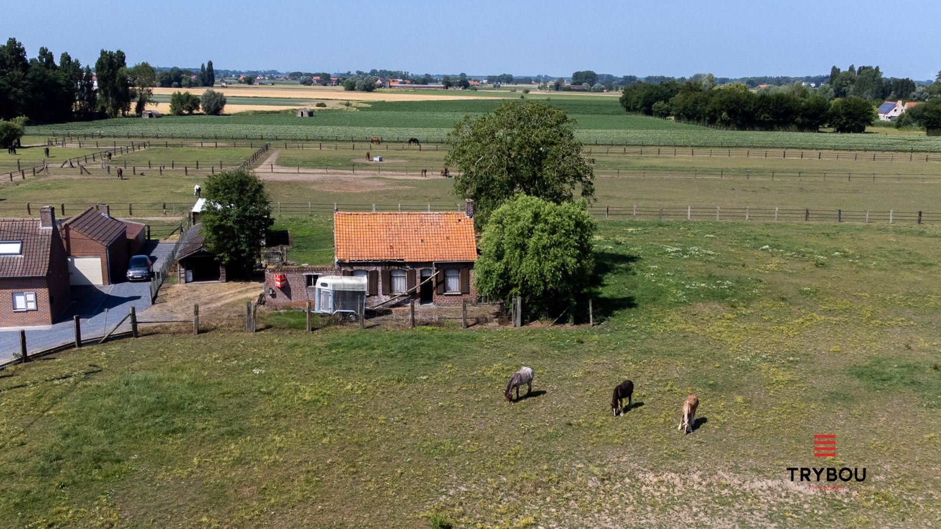 Landelijke, te renoveren woning op 9245 m² in Houthulst op rustige ligging foto 5