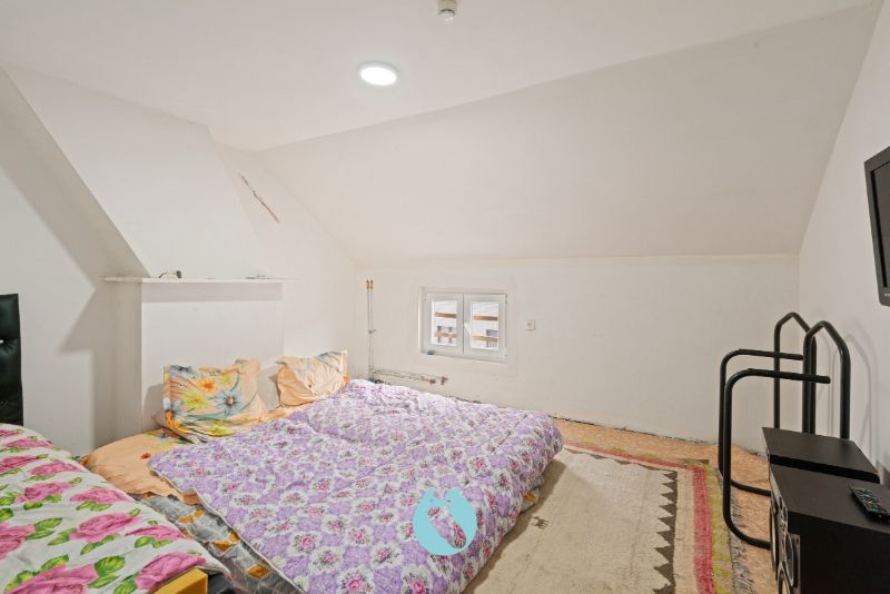 Ruime woning met 4 slaapkamers en grote tuin foto 10
