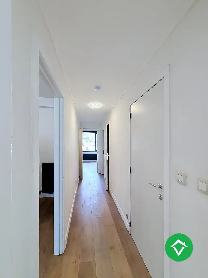 Recent gerenoveerd instapklaar appartement met 2 slaapkamers en terras in Oostende foto 3