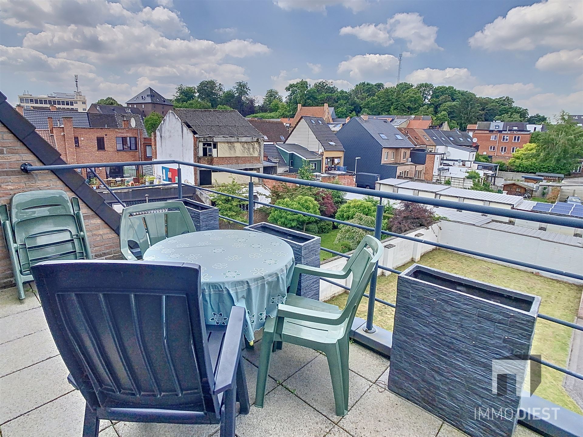 Zeer ruim appartement met terras en garagebox centrum Diest! foto 4