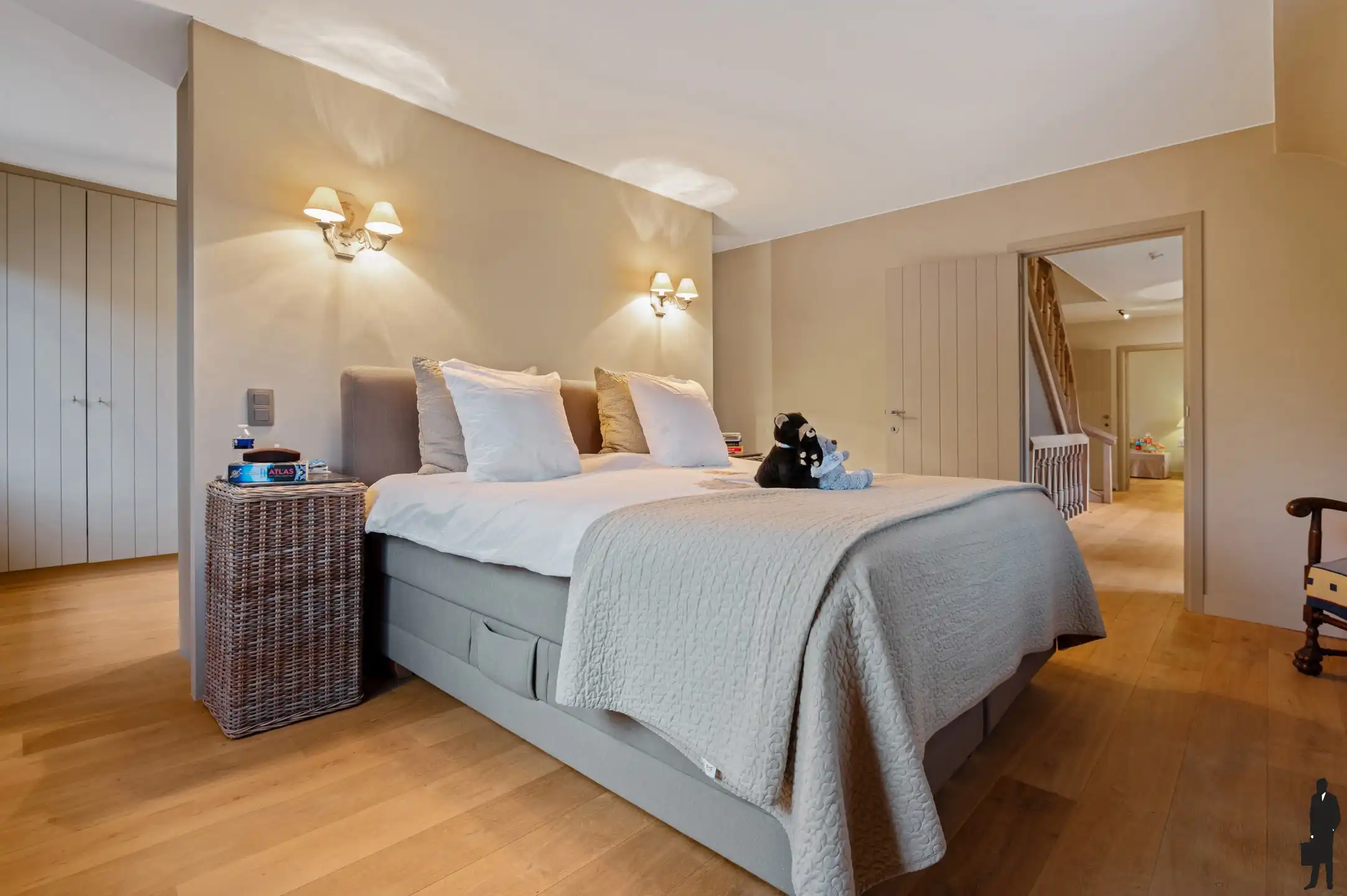 Prachtige villa met uitzicht op de weilanden van het kasteel foto 12