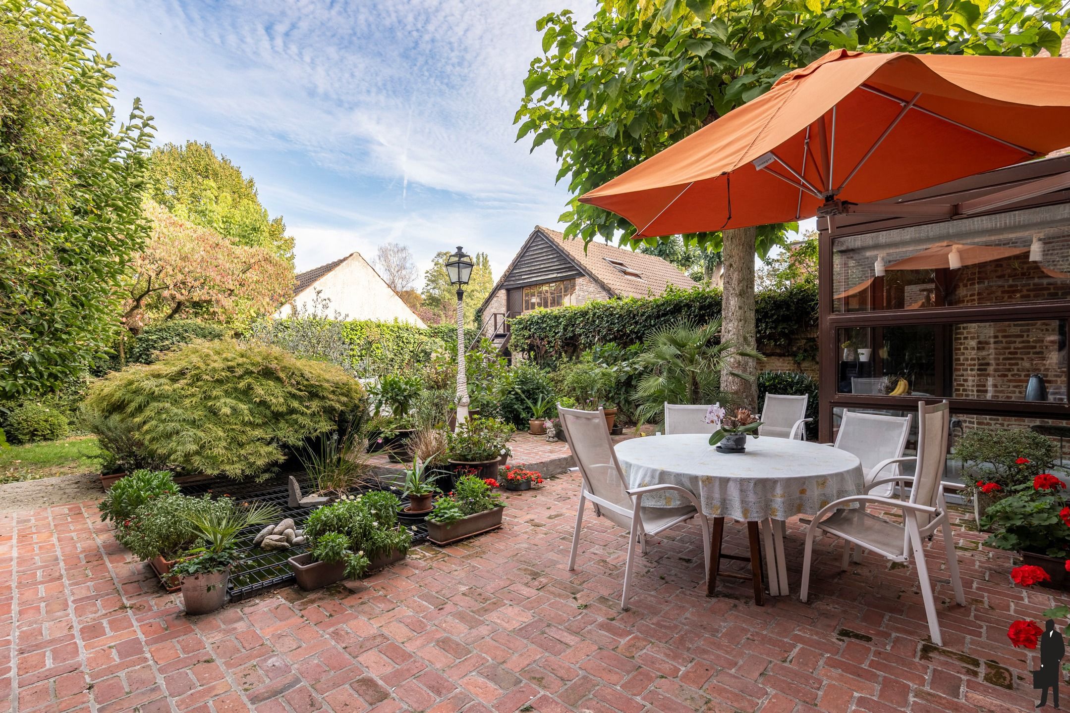 Statig herenhuis met 6 slks, 2 bdks, dubbele garage  foto 26