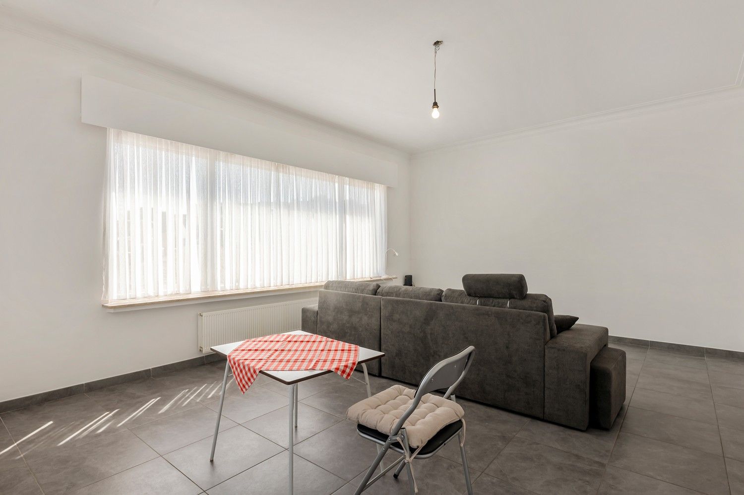Gerenoveerd gelijkvloersappartement met twee slaapkamers. foto 6