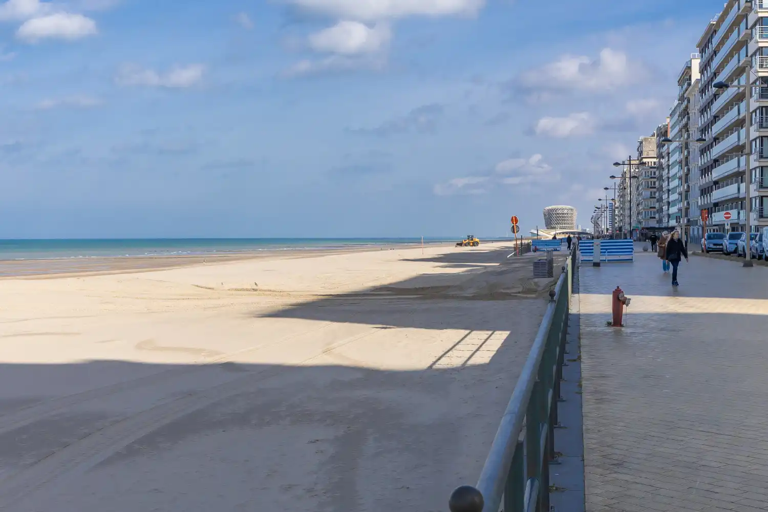 Gelijkvloers appartement met frontaal zeezicht en ruim zonneterras te koop in Middelkerke foto 20