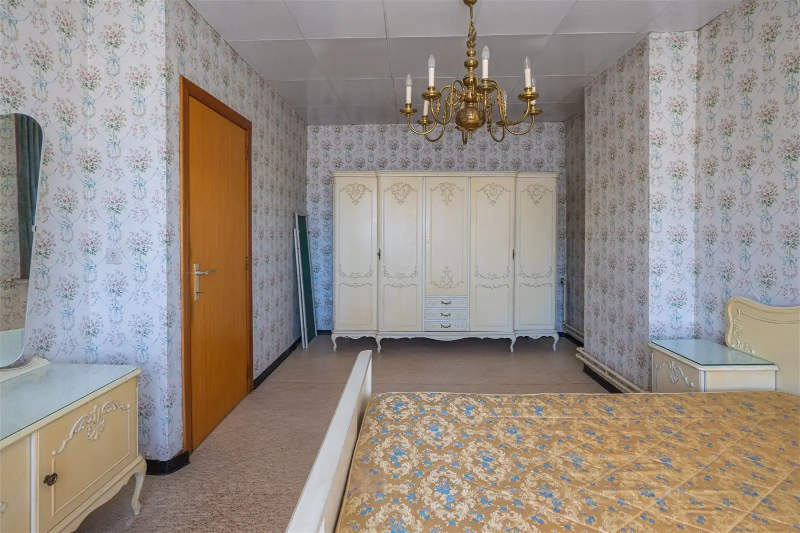 Te renoveren woning mét garage foto 10