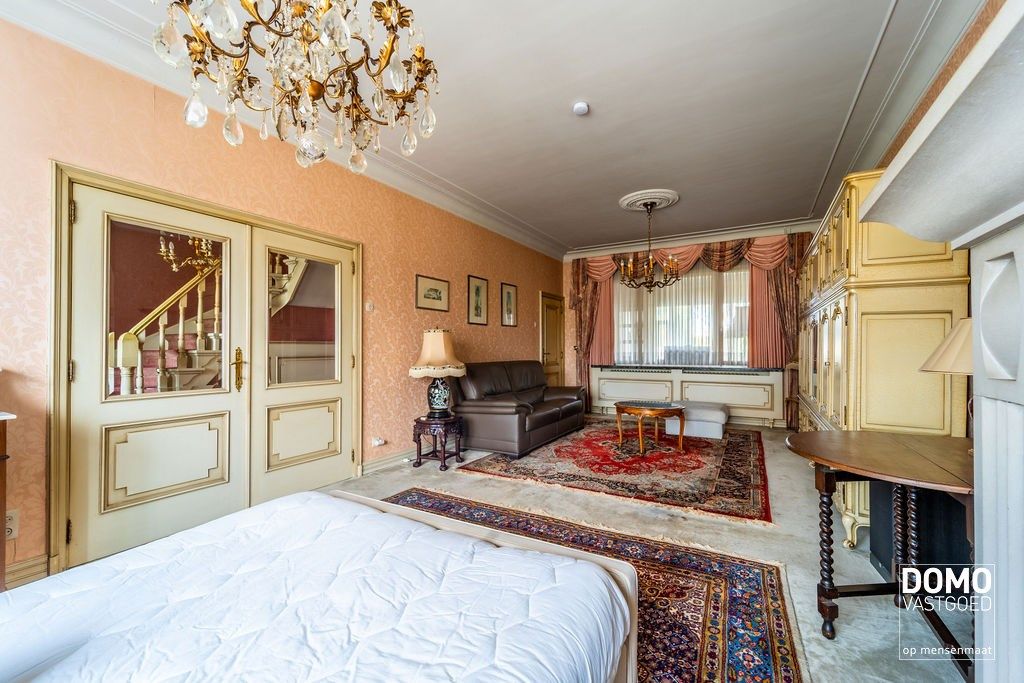 Karaktervolle woning - ruim, zonnig en centraal gelegen. Begint jouw nieuwe thuis hier? foto 3