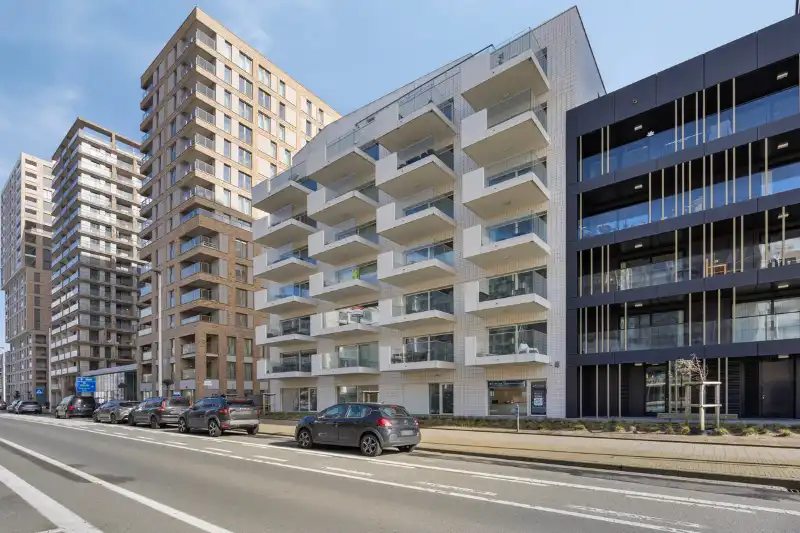 Luxueus appartement, parkeerplaats en ruim terras met zeezicht! foto 14