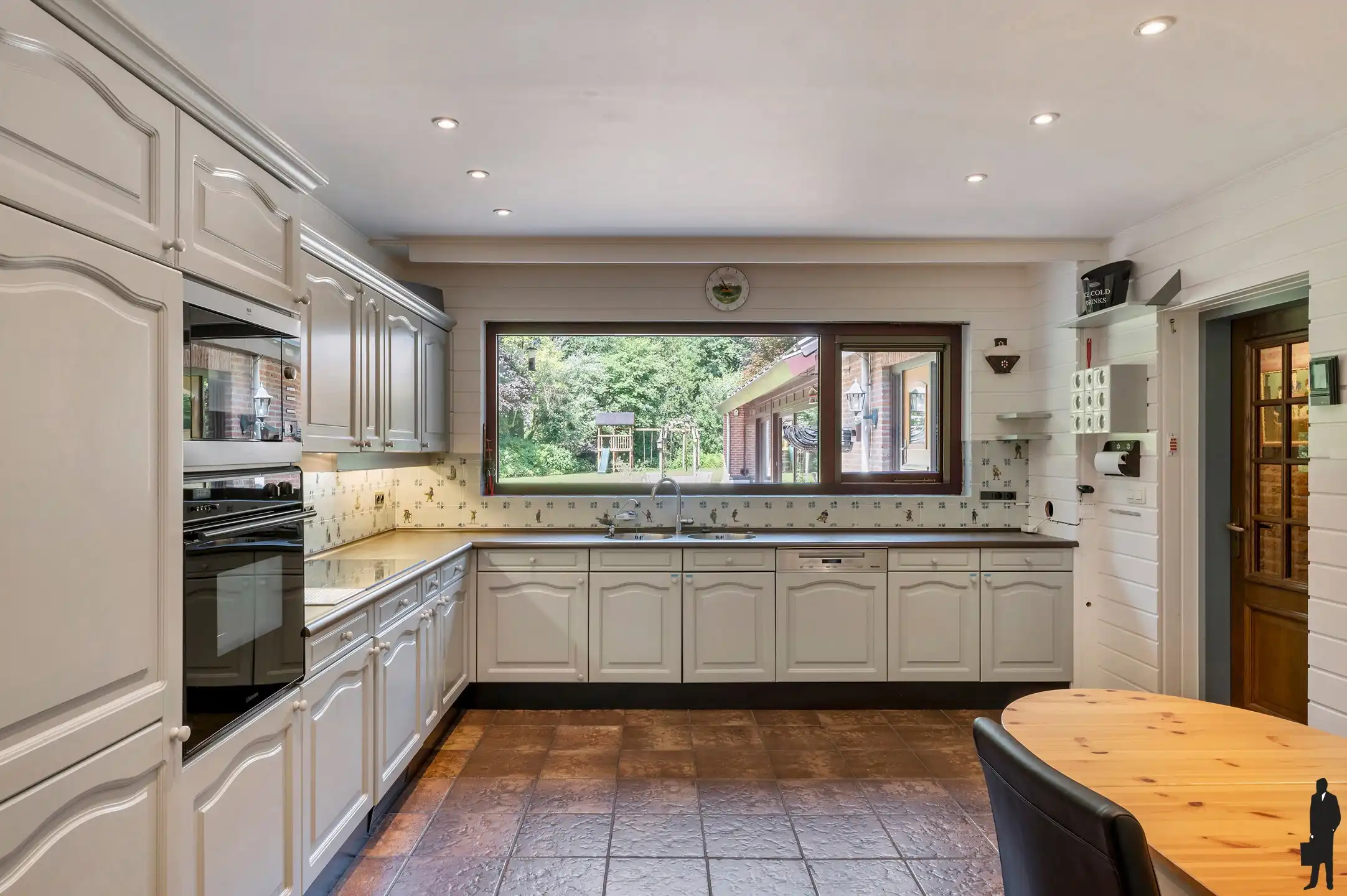 Seventiesvilla op toplocatie! foto 12