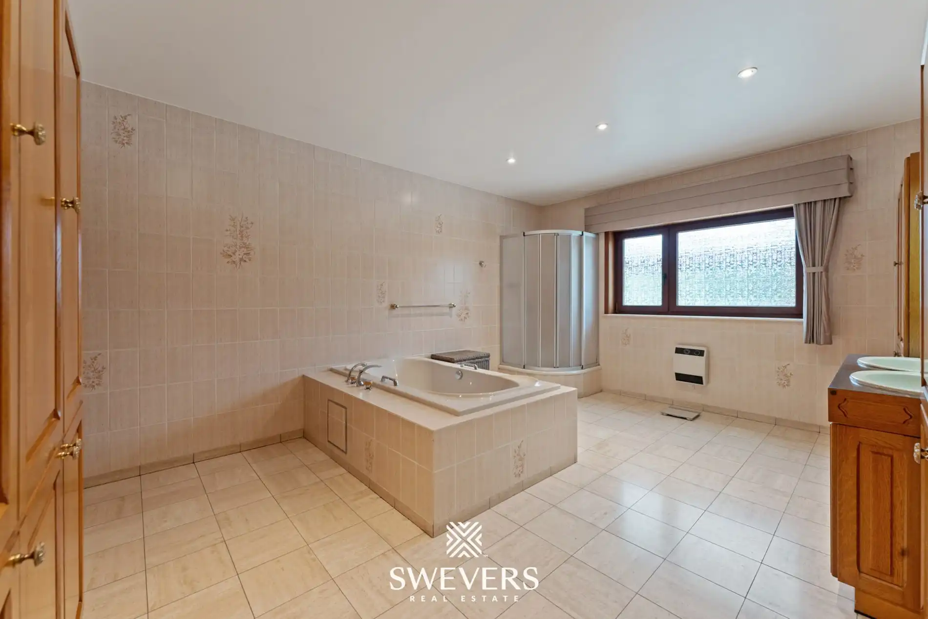 Villa met 395m² woonruimte op 48a zuidgericht perceel foto 15