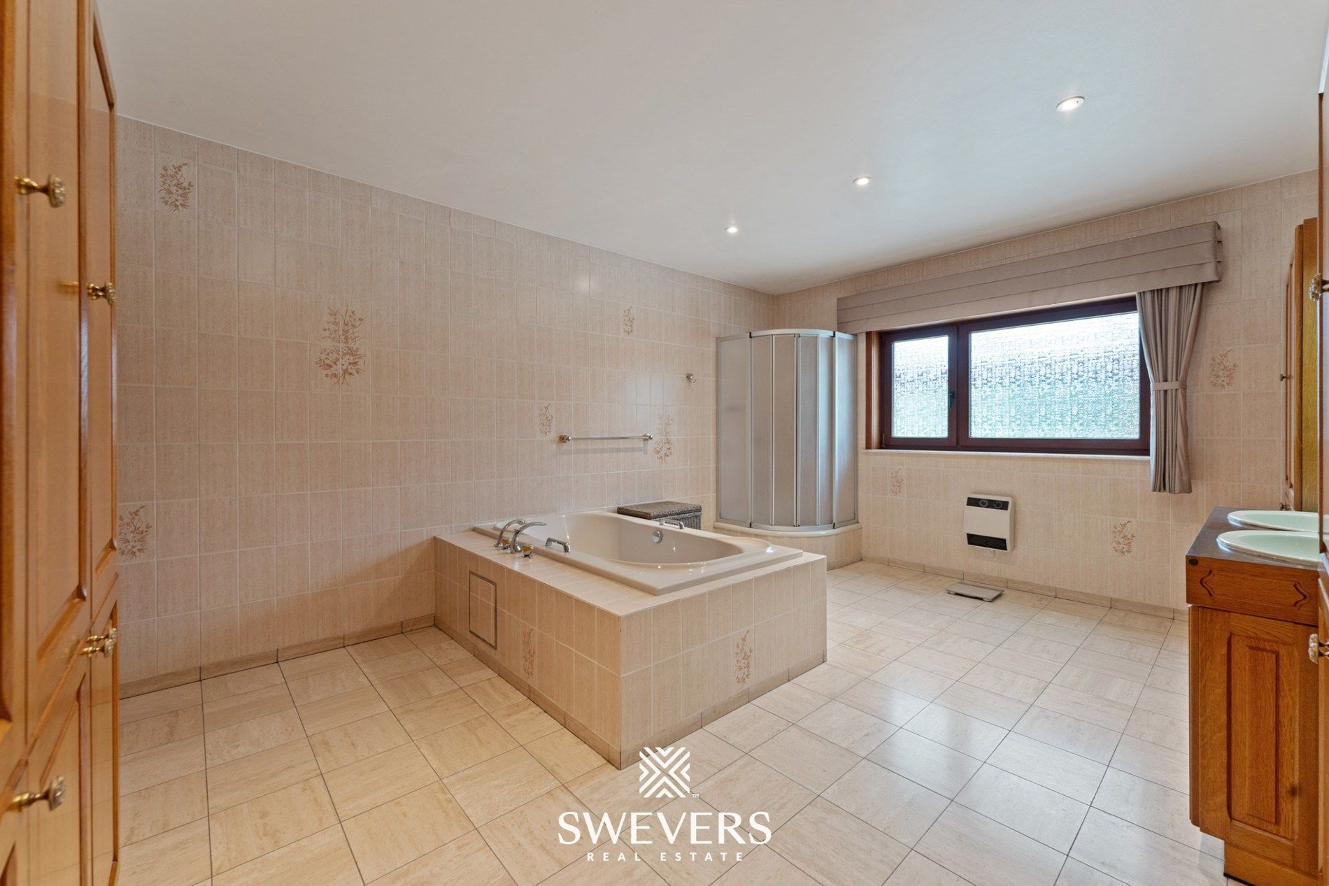 Villa met 395m² woonruimte op 48a zuidgericht perceel foto 13