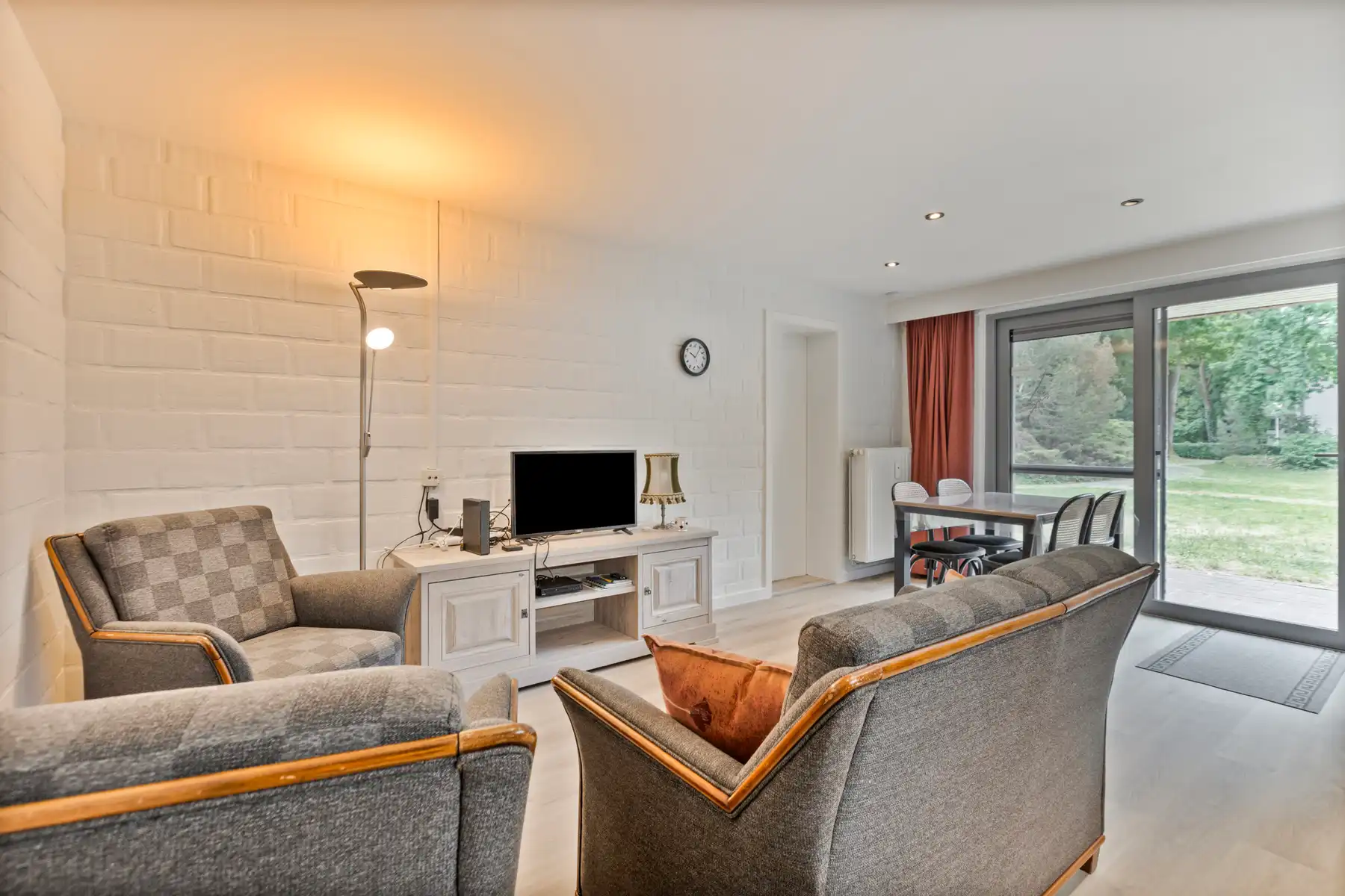 Volledig gerenoveerde vakantiewoning in Hengelhoef – Instap klaar en gemeubileerd! foto 8