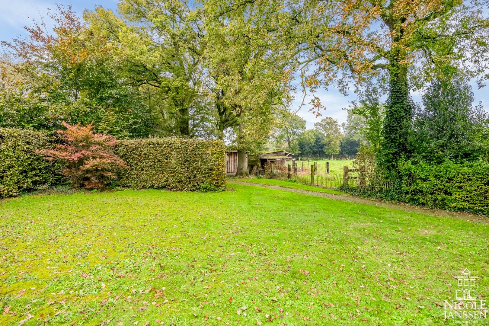 Moderne gezinswoning met mooi terras en vrij uitzicht aan voor- en achterzijde foto 37