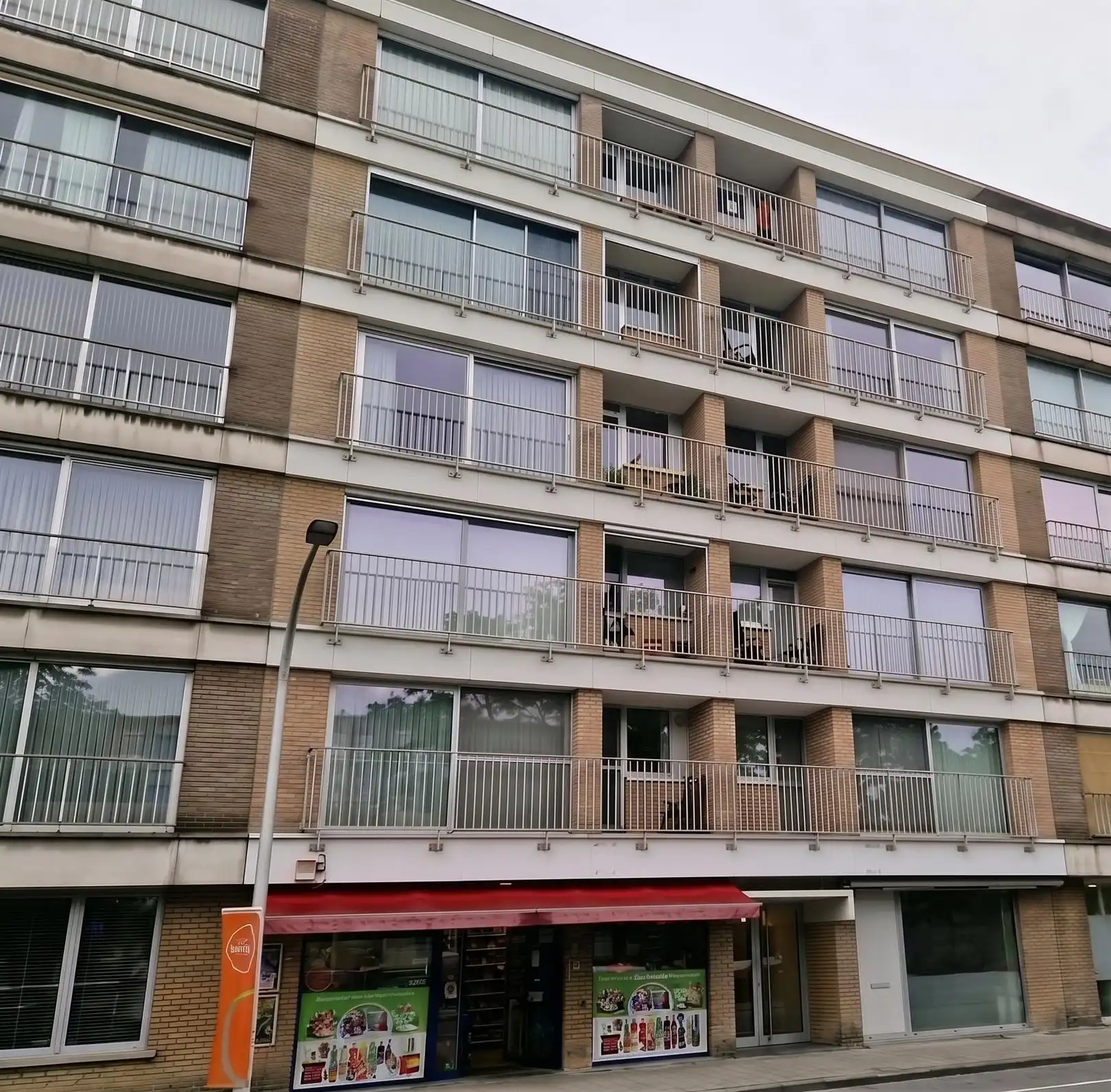 Zeer gunstig gelegen appartement met 2 terrassen op 5e vd. foto 13