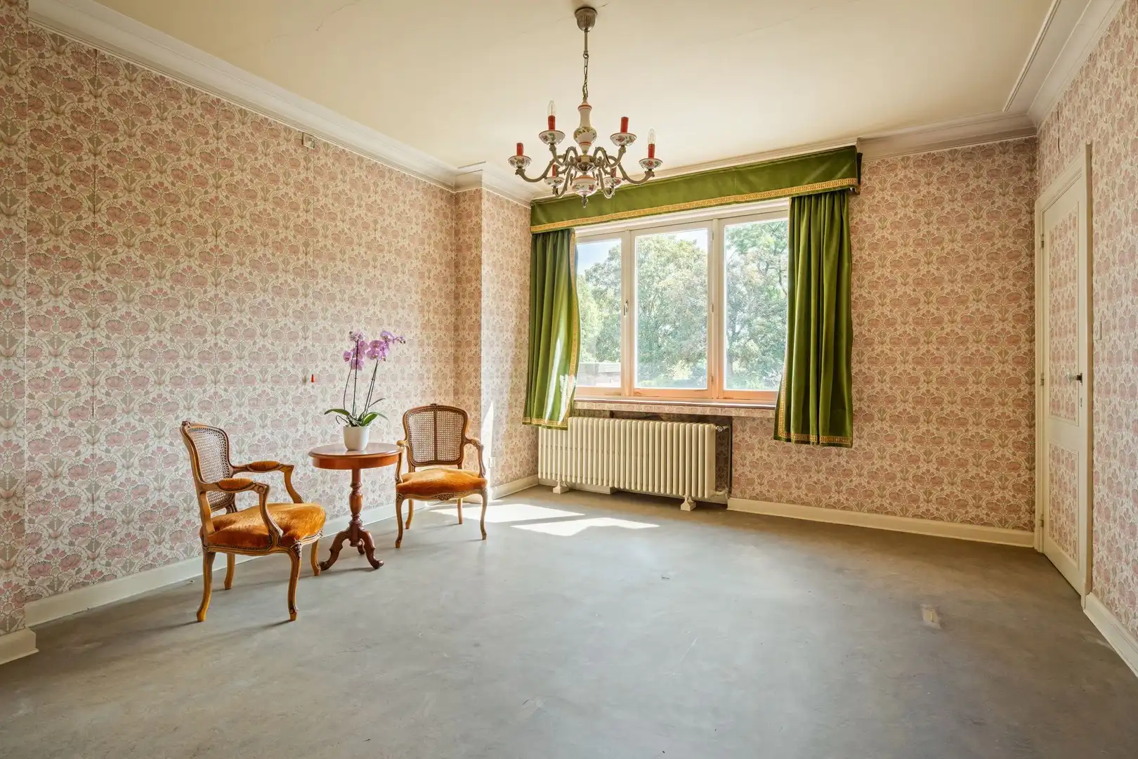 Robuuste halfopen te renoveren woning van de gekende Kortrijkse architect Poly Scherpereel met 3 volwaardige verdiepingen en verrassend ruimtes foto 17