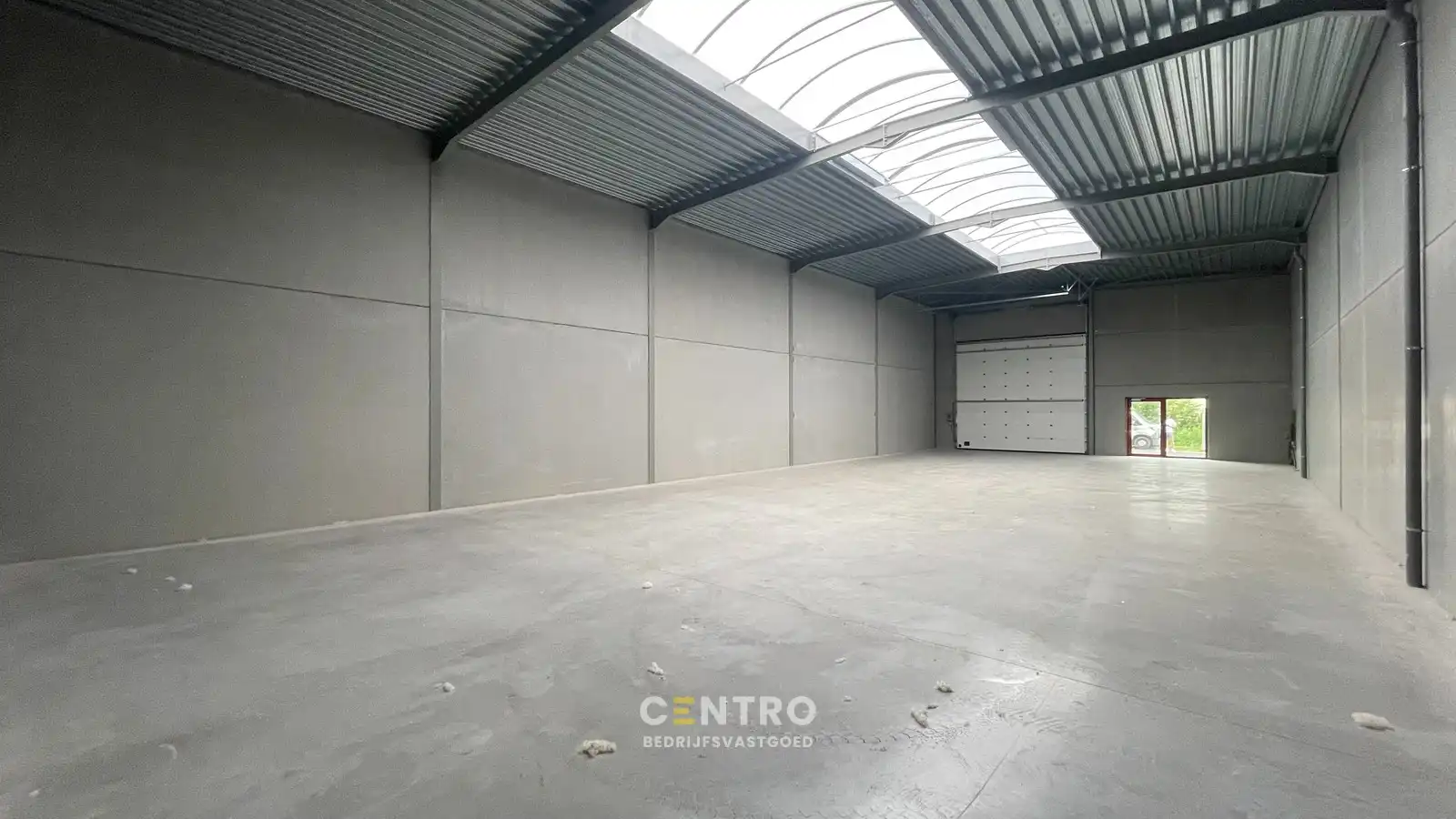 NB MAGAZIJN (335m²) inclusief 1 private PARKEERPLAATS op industriezone "Schatting" te Zedelgem foto 6