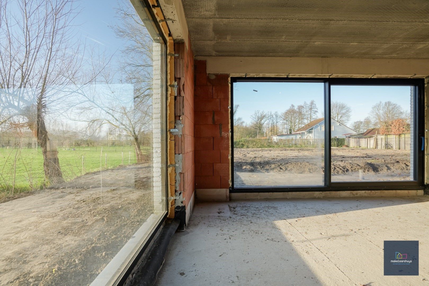 Zeer ruime halfopen casco villawoning met mooie tuin en garage foto 28