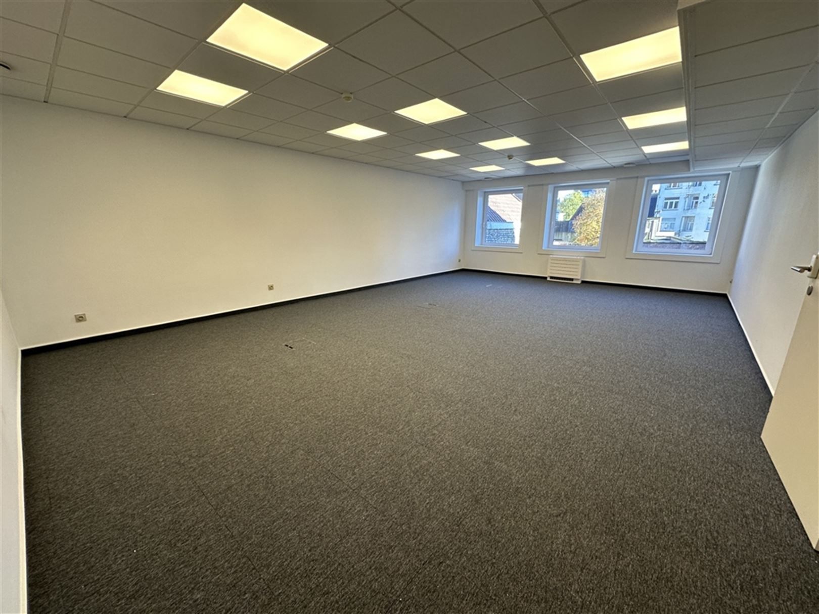 Kantoor op toplocatie met parkeerplaatsen centrum Kortrijk foto 4