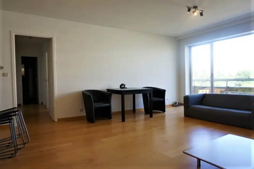 Deels gemeubeld appartement met garagebox en kelder foto 3