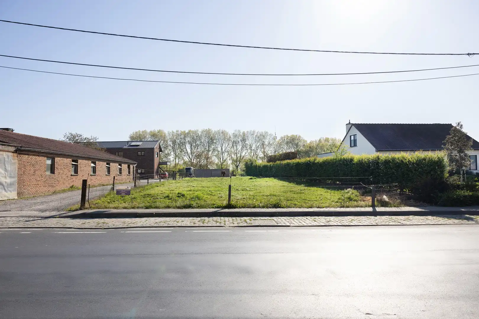 Bouwgrond vrij van aannemer en zonder bouwverplichting. foto {{pictureIndex}}