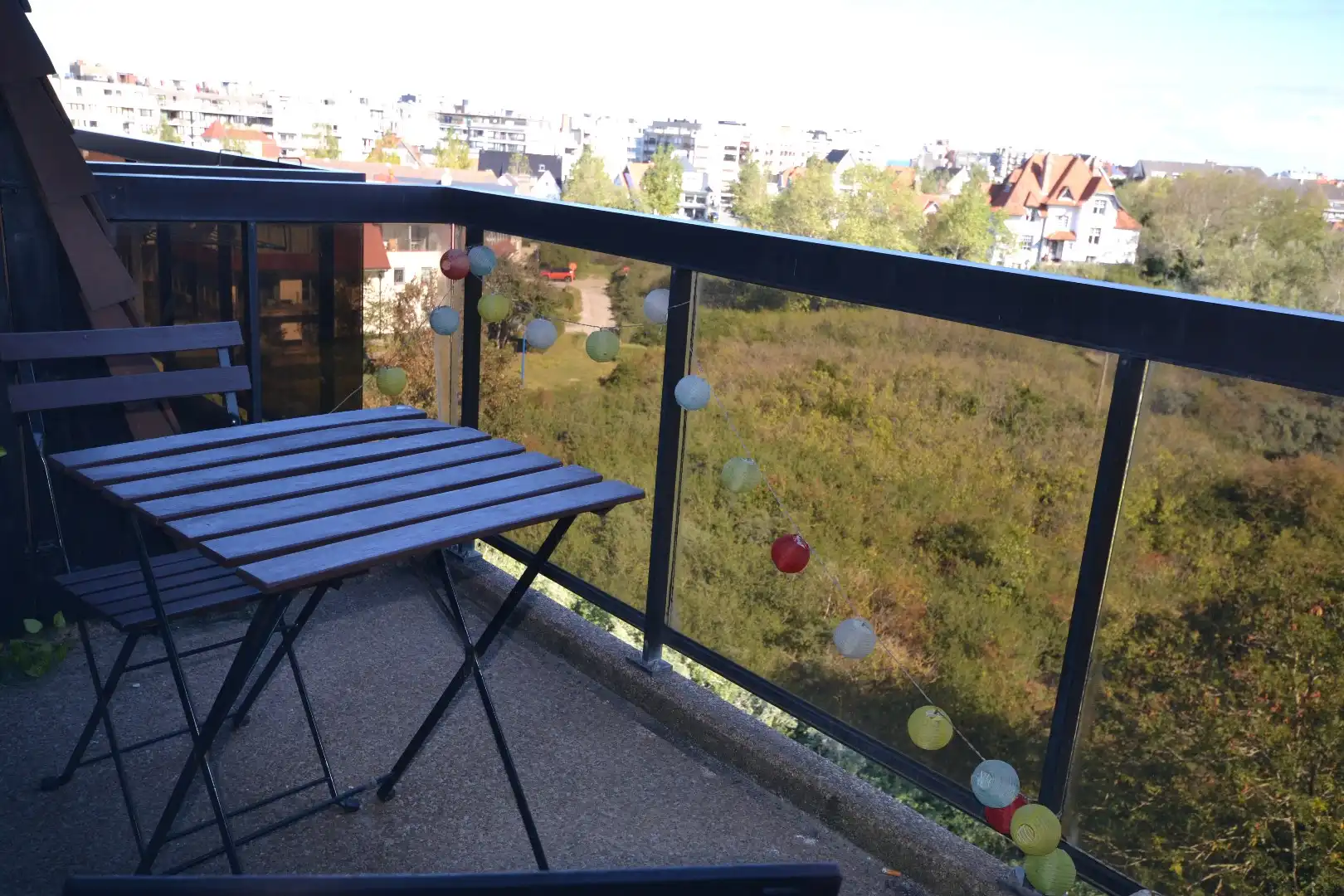 Zonnige studio met vrij uitzicht  en op  enkele stappen van de zee. foto {{pictureIndex}}