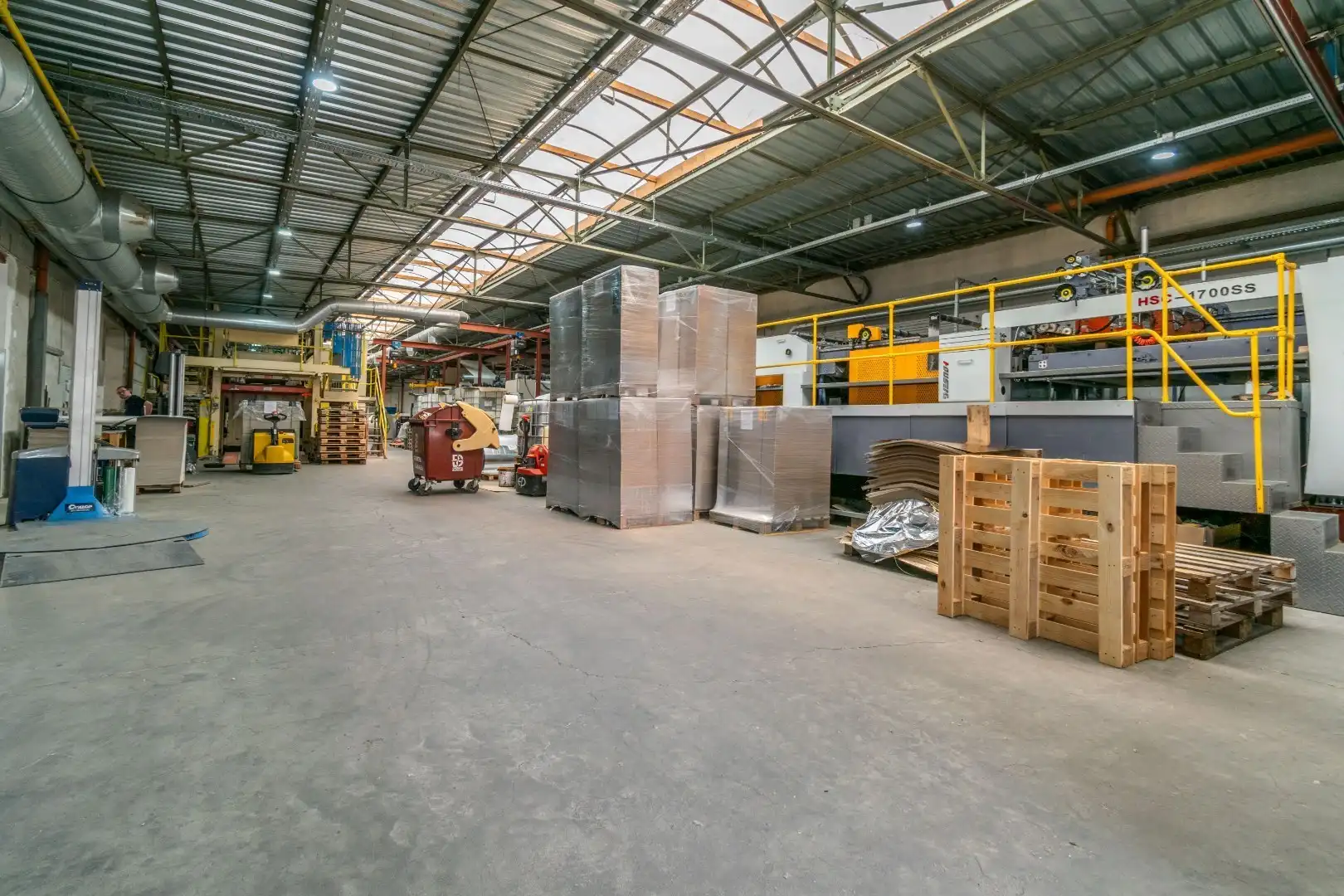ZEER RUIME LOODS (3000m²) + WONING/BUREEL ! foto 15
