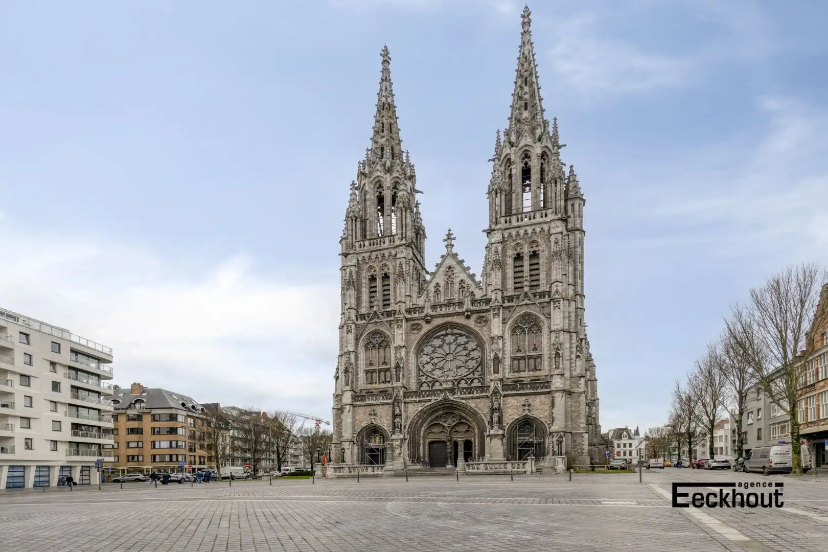 Modern appartement met terras en open zicht op Petrus- en Paulusplein. foto 2