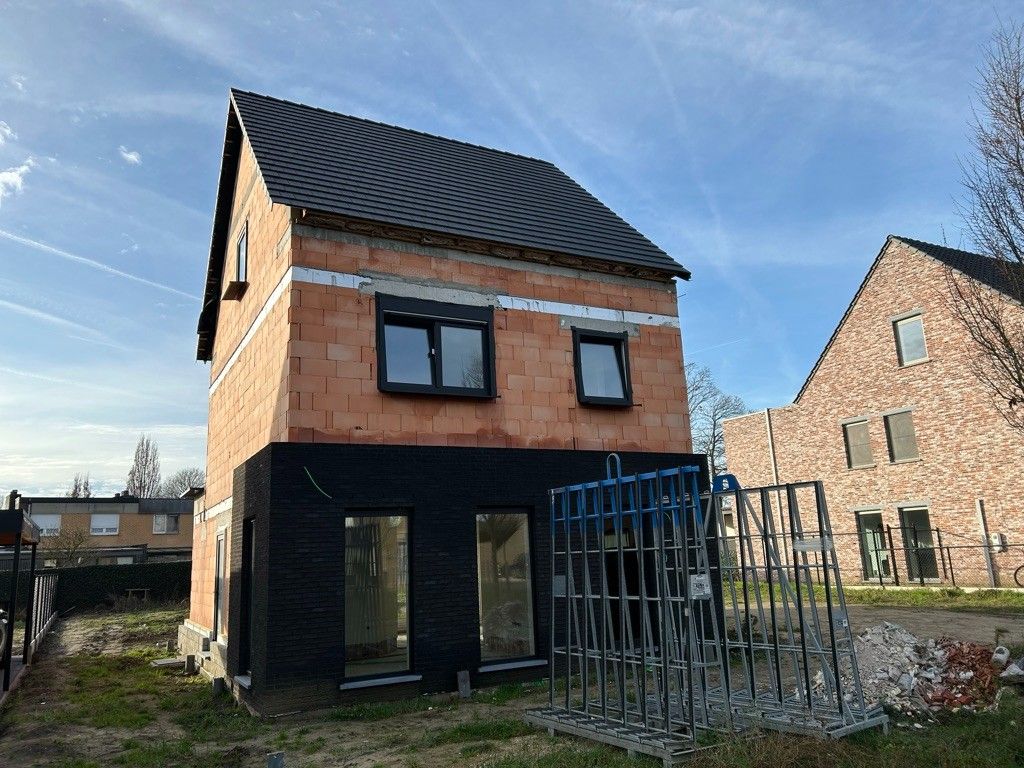 Nieuwbouw in doodlopende straat foto 3