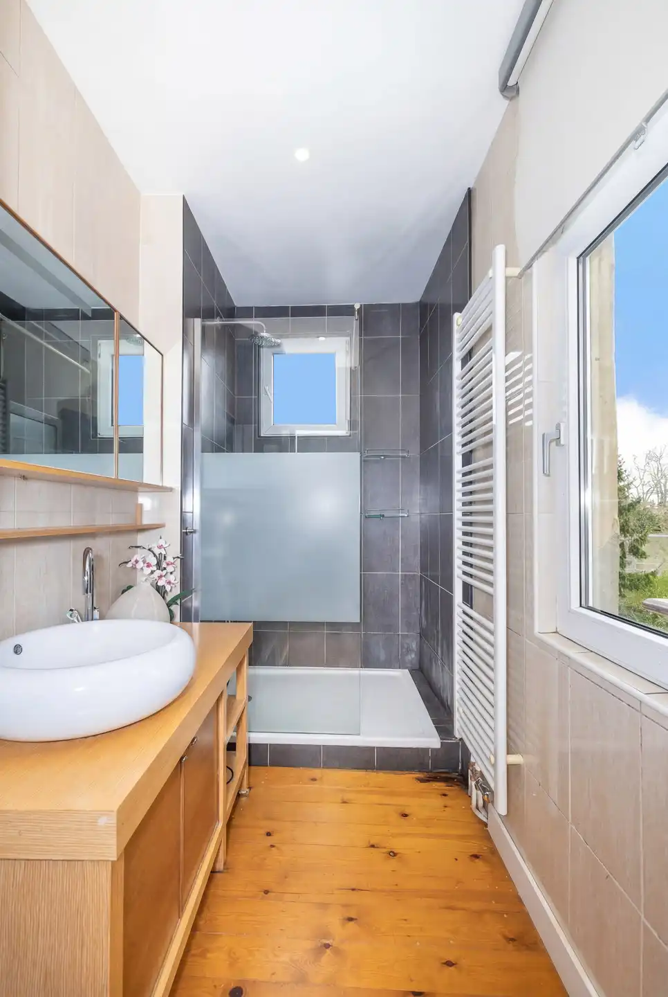 Lichtrijk gerenoveerd appartement met charme foto 12