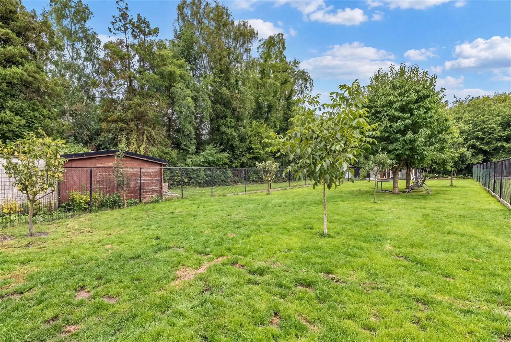 instapklare 3 gevelhuis op 945 m² met 6 slpks en 4 garages foto 33