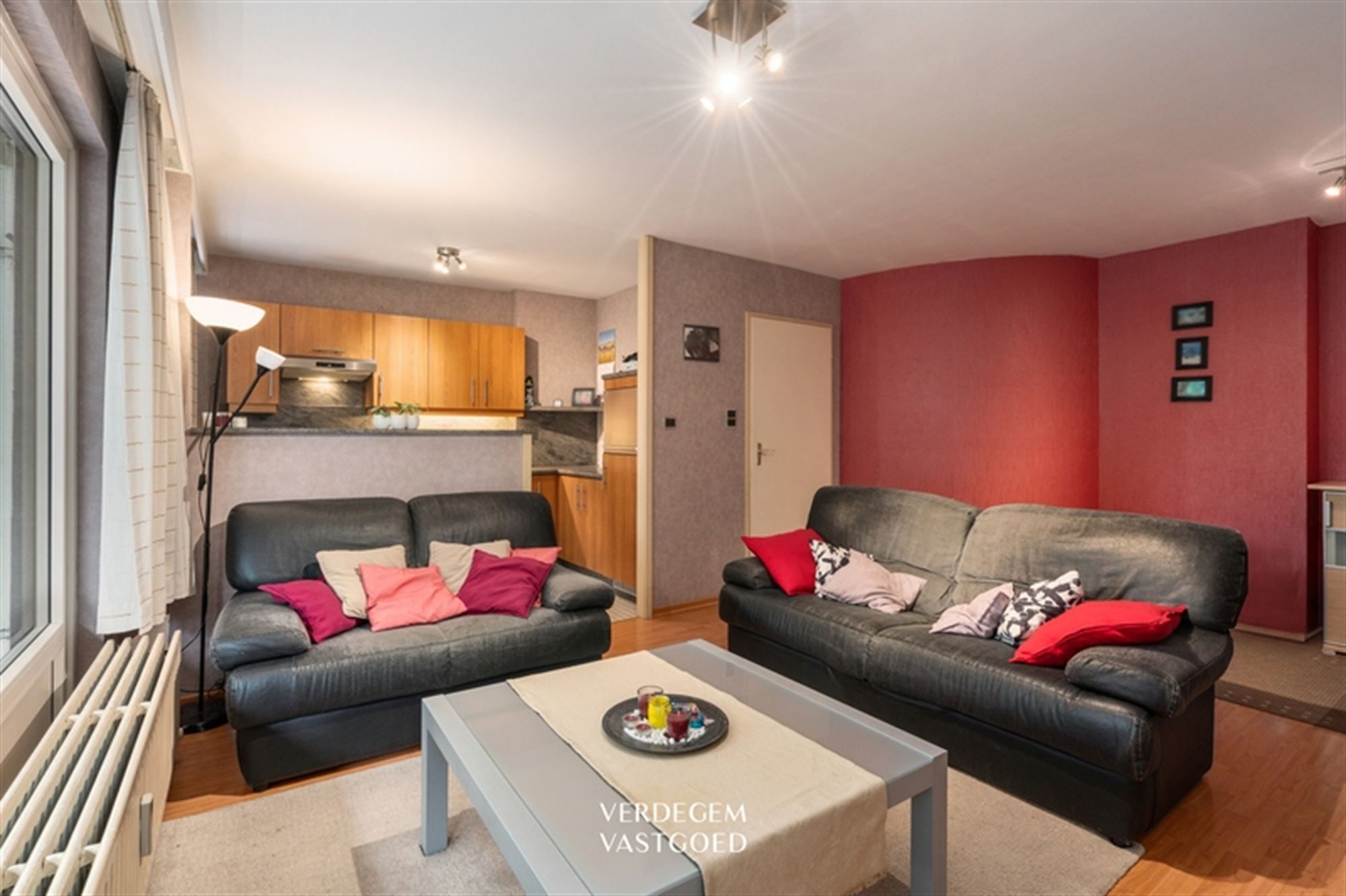 Rustig en groen gelegen appartement met 2 slaapkamers en garage foto 3
