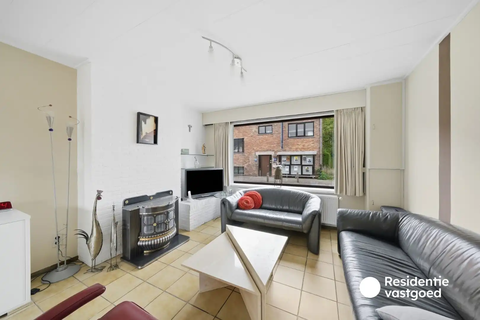 Ruime woning met garage in hartje Zandvoorde foto 3