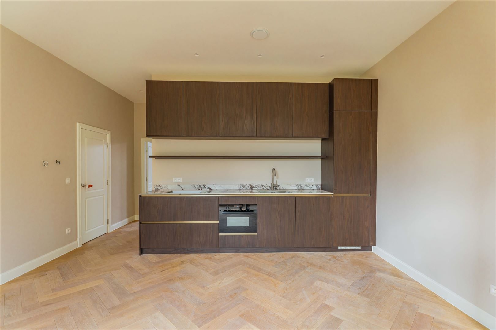 Grandeur in topnotch renovatieproject foto 3