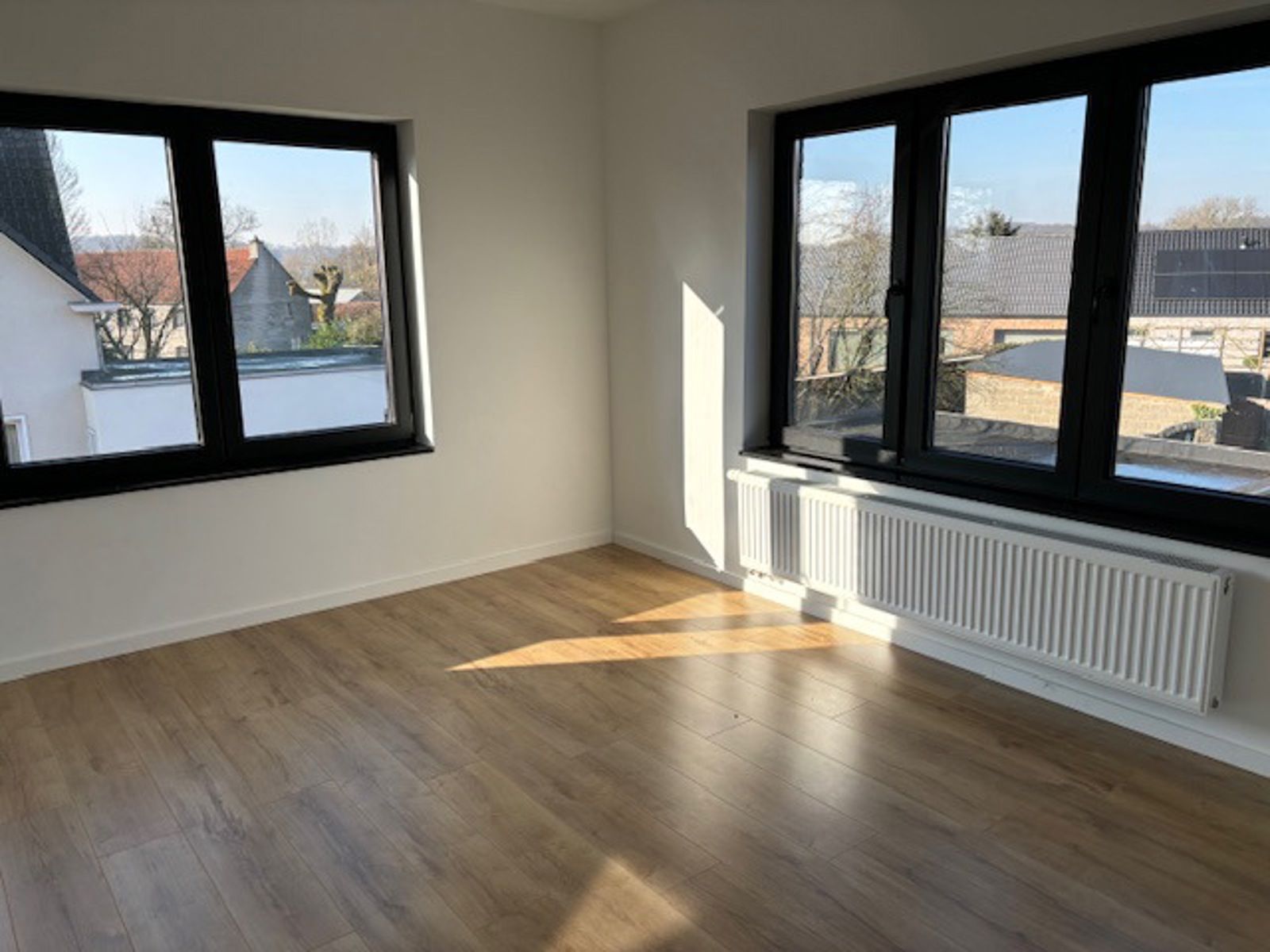 Prachtige villa met 4 slpks en garage foto 17