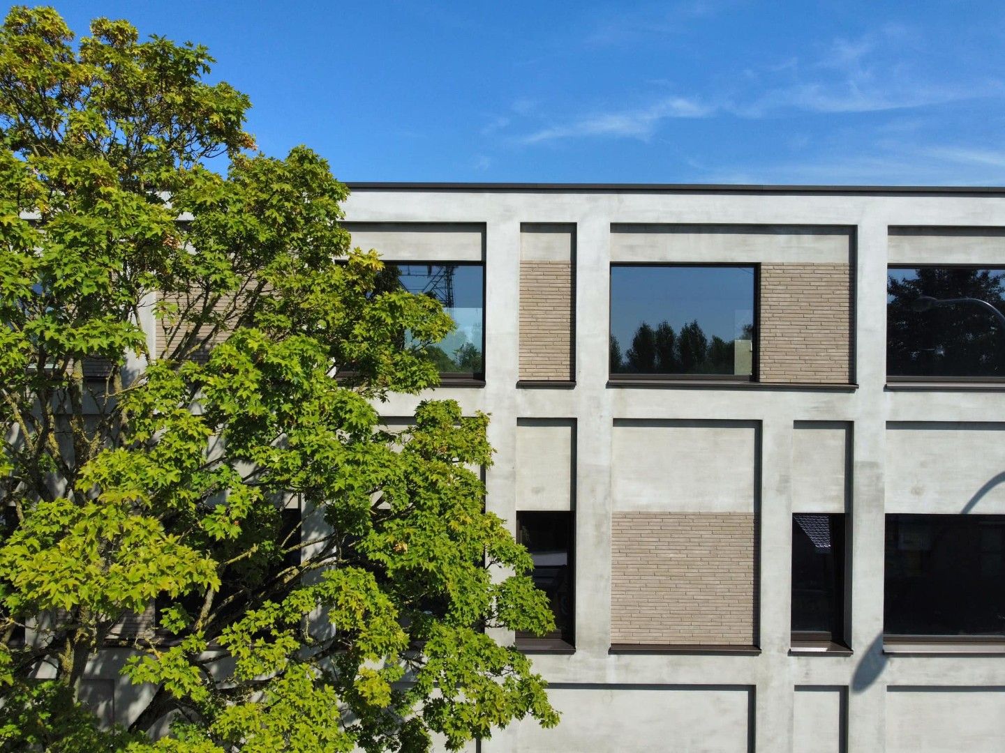 UNIEKE NIEUWBOUWKANTOREN MET PARKING foto 3