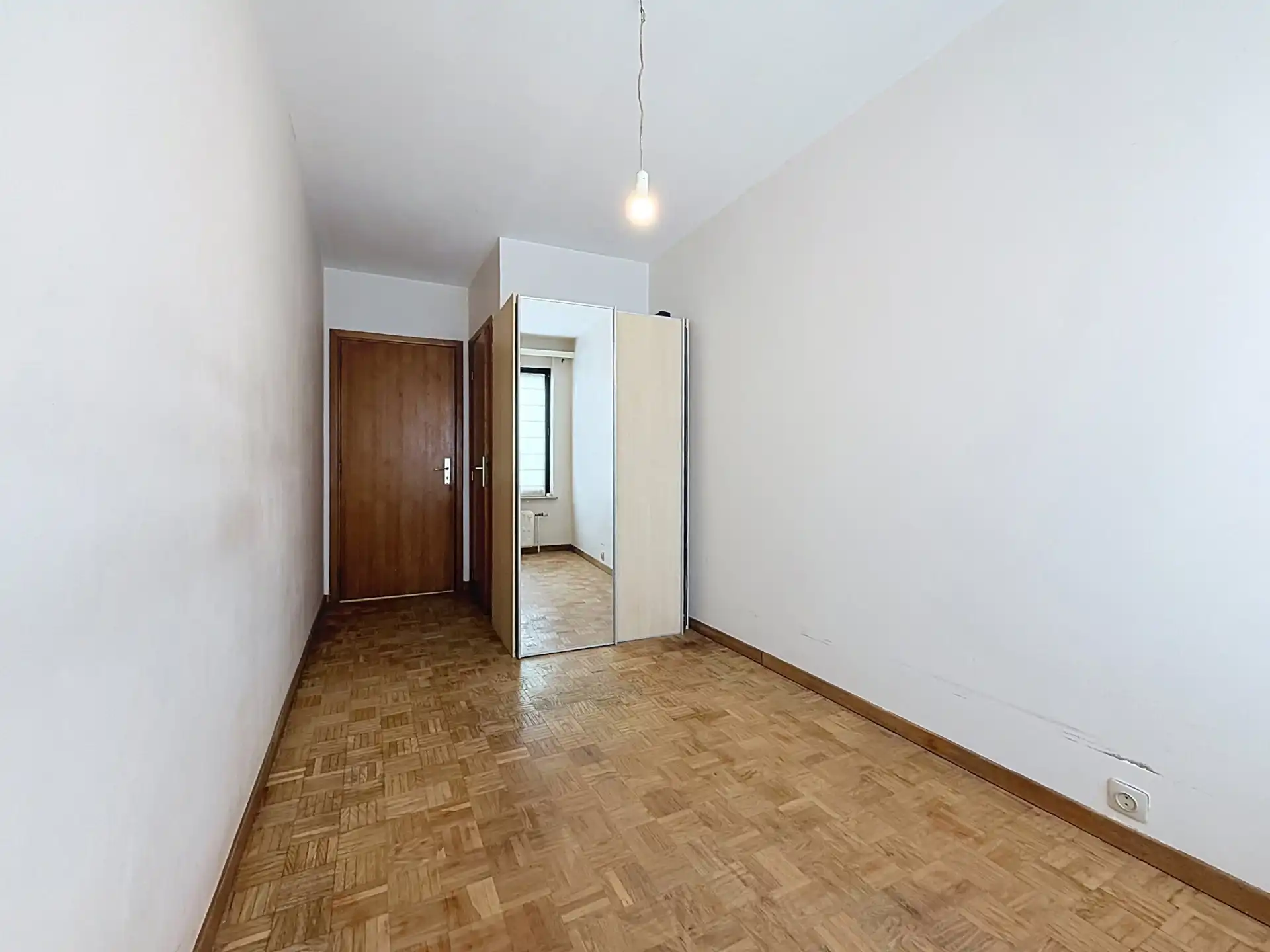 TE KOOP – 2 SLAAPKAMER APPARTEMENT MET GARAGE OP TOPLOCATIE foto 8