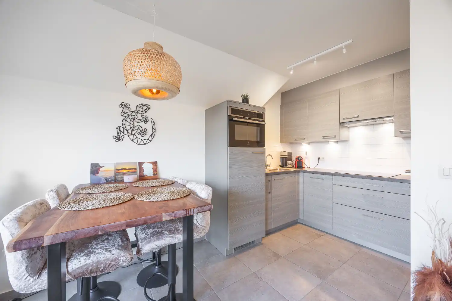 Stijlvol appartement met 1 slaapkamer in charmant gebouw foto 10