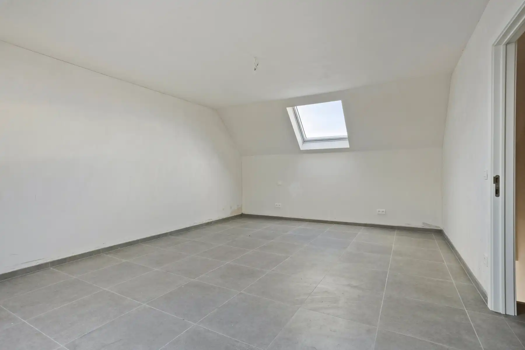 Ruime energiezuinige woning onder registratierechten foto 16