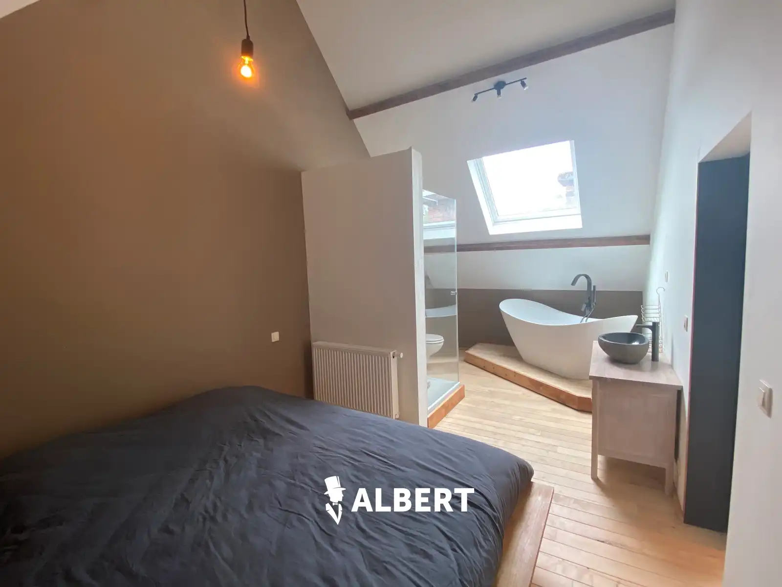 Prachtig gerenoveerde ruime woning (oude school) in Dinant! foto 30