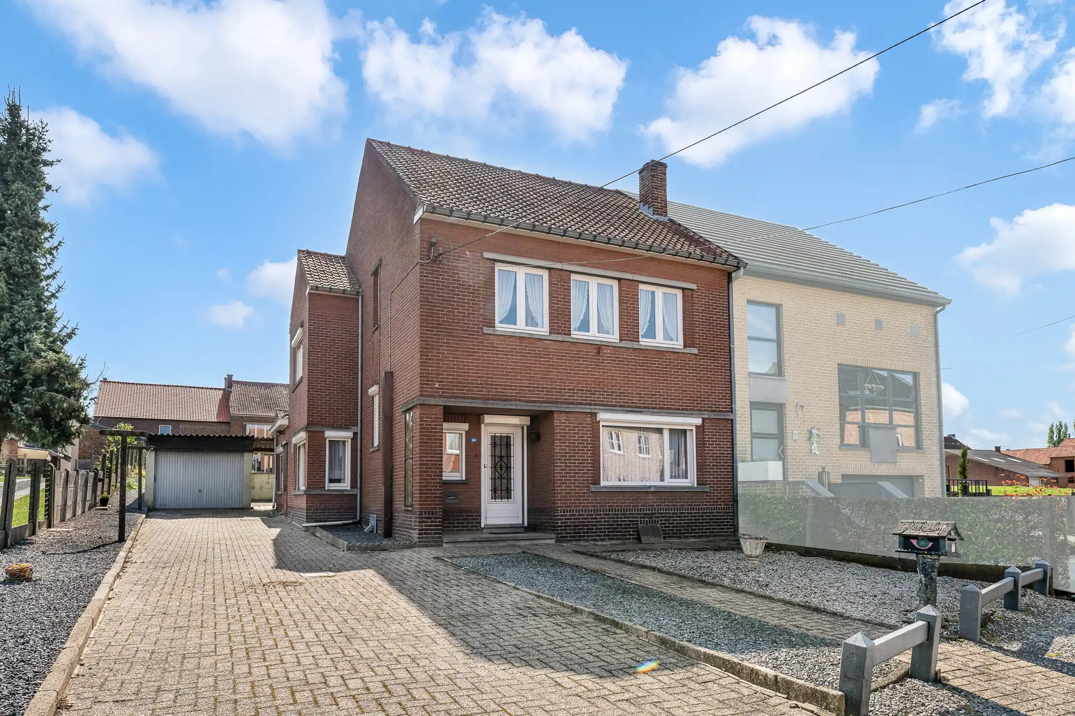 Hoofdfoto van de publicatie: Halfopen (kangoeroe)woning te Vlijtingen op 5a56ca