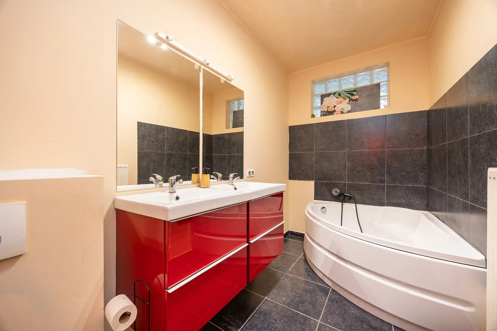 Instapklare woning met 3 slpk en tuin foto 12