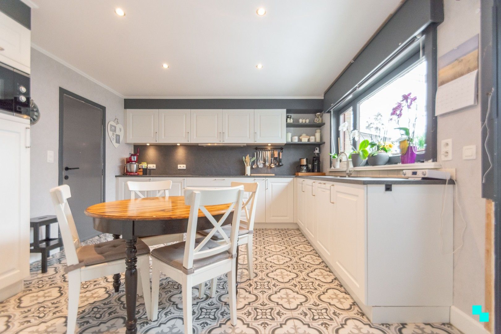 Ruime woning nabij de Makegemse bossen foto 10
