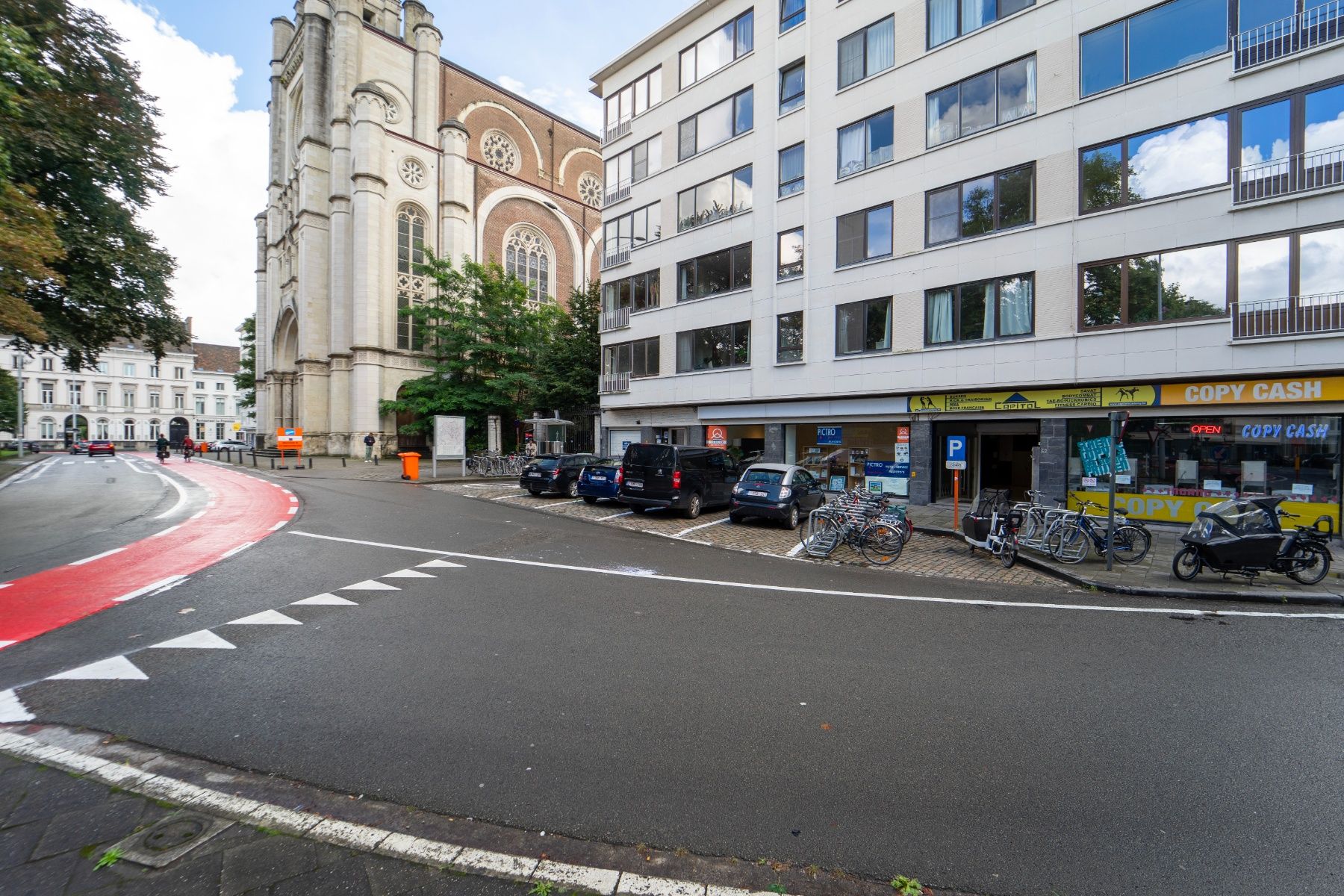 Handelspand met kantoorruimte te huur aan het Sint-Annaplein foto 2