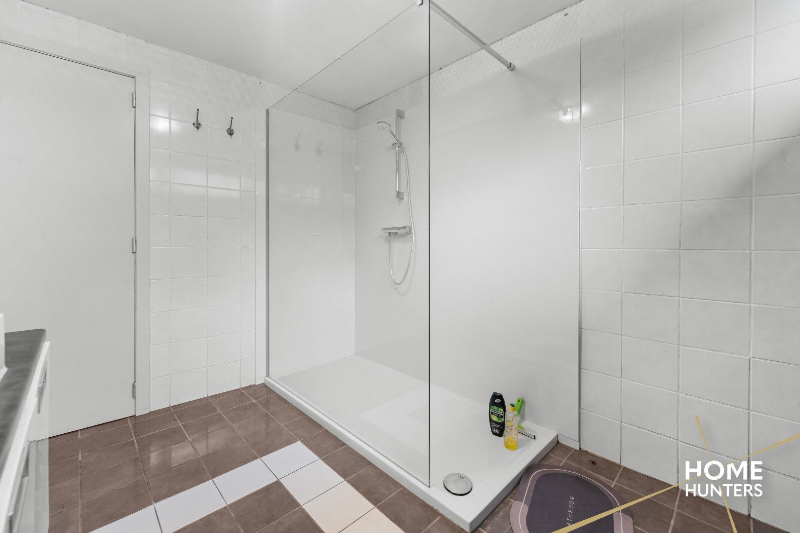 Charmante, op te frissen rijwoning met ruime tuin en 3 slaapkamers foto 13