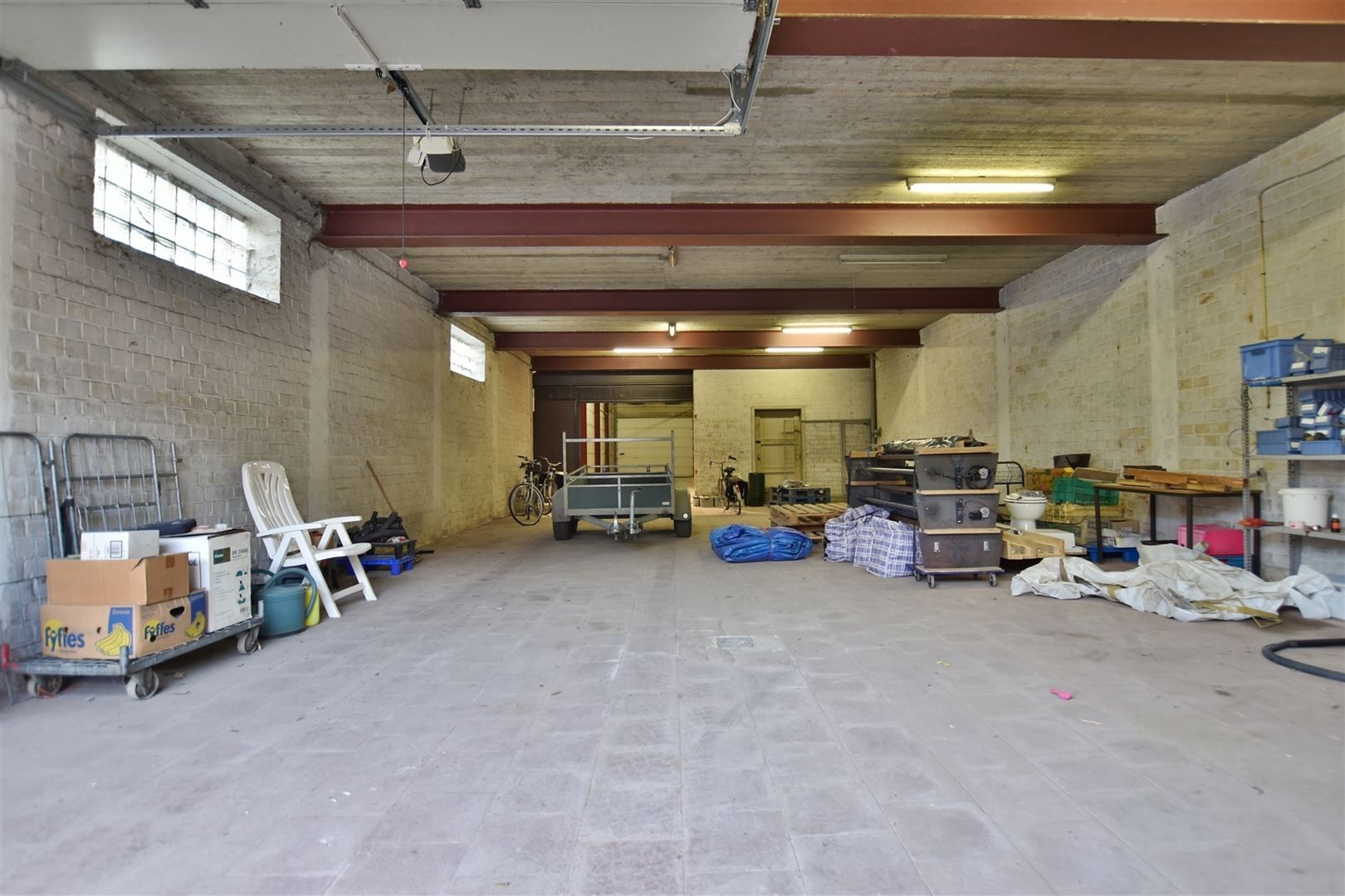 Ruime loodsen met sectionale poort te Dendermonde foto 11