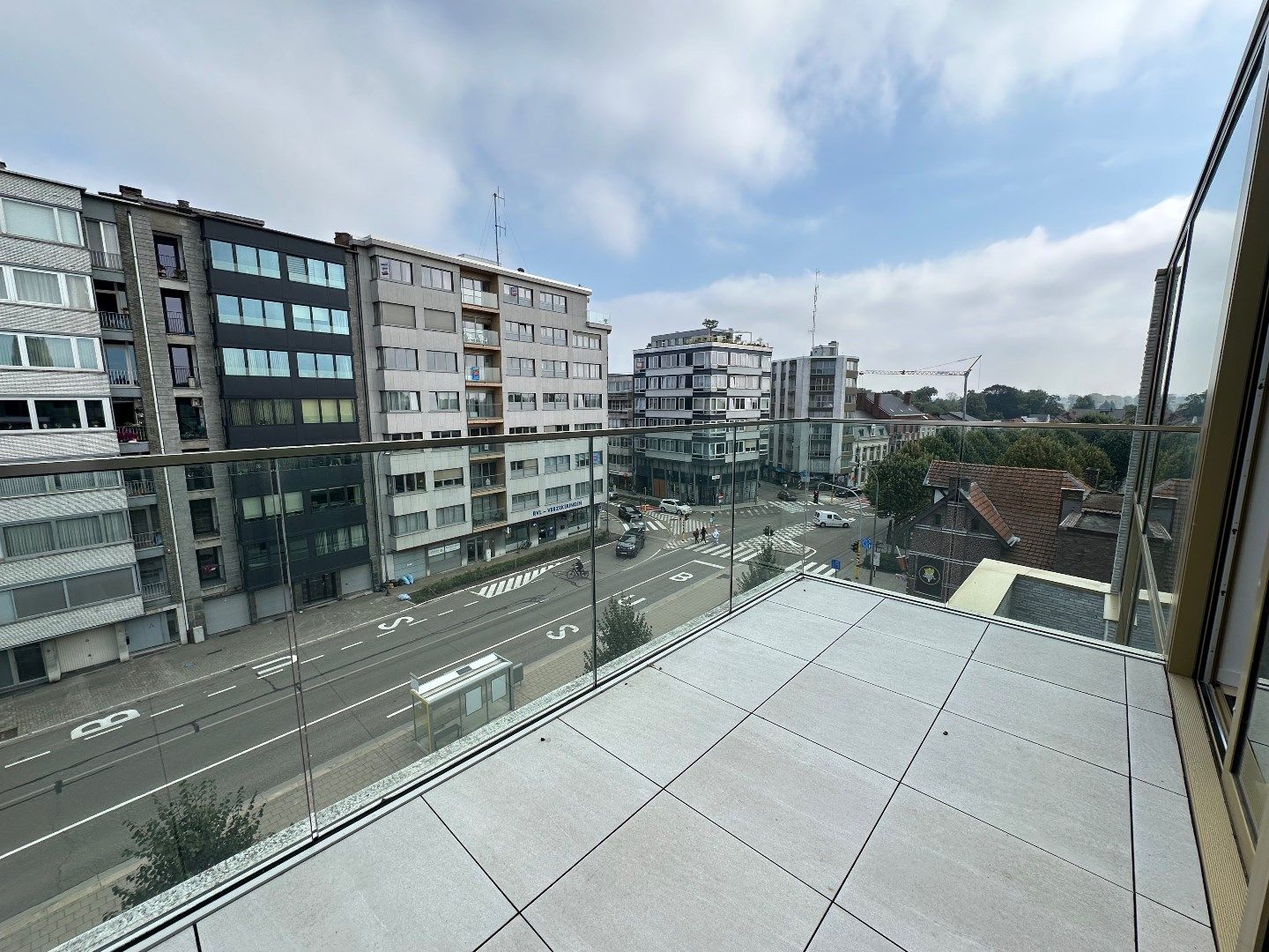 Luxe penthouse met 2 terrassen, lift, garage en 2 slaapkamers in Tongeren foto 8