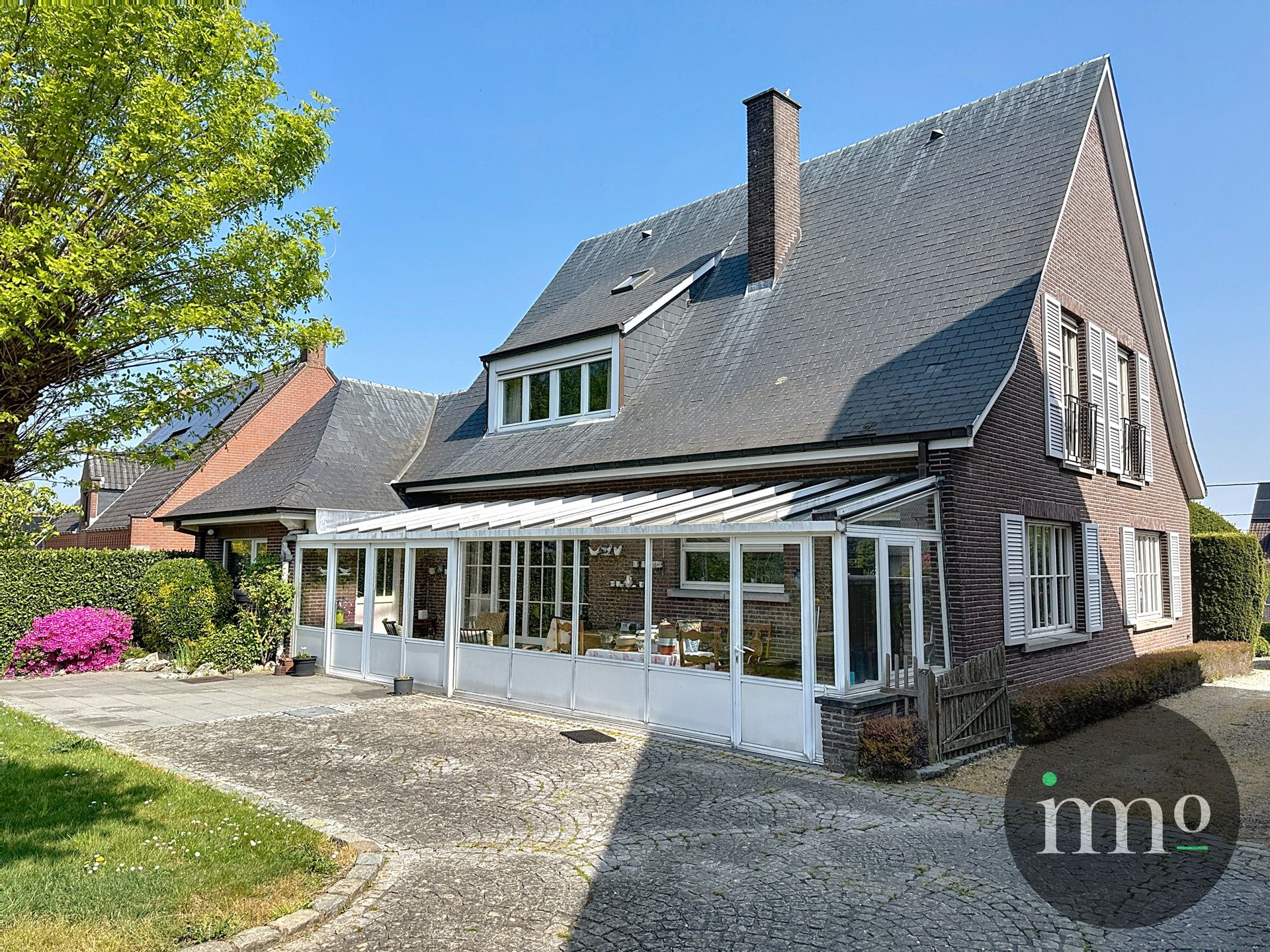 Karaktervolle, te renoveren villa te Pajottegem (Herne)! foto 3