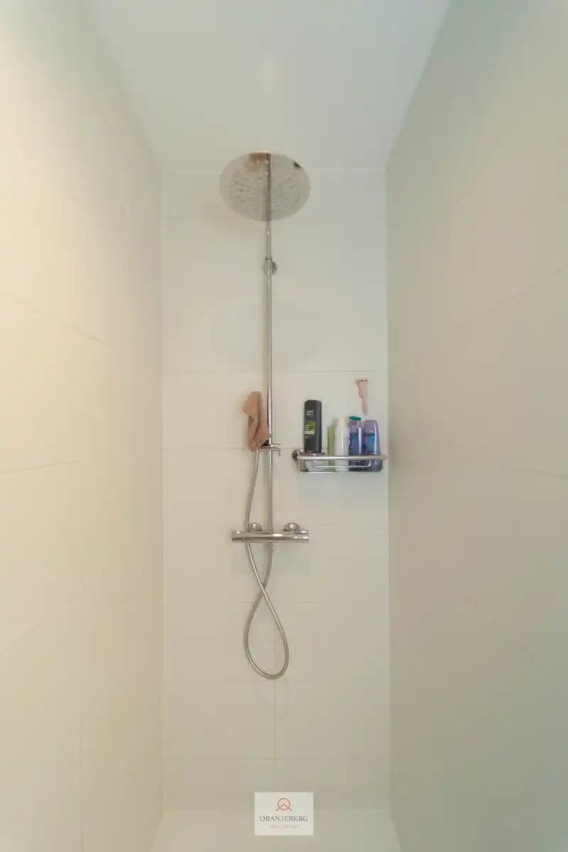 Gelijkvloers 2 slaapkamerappartement met ruime tuin foto 20