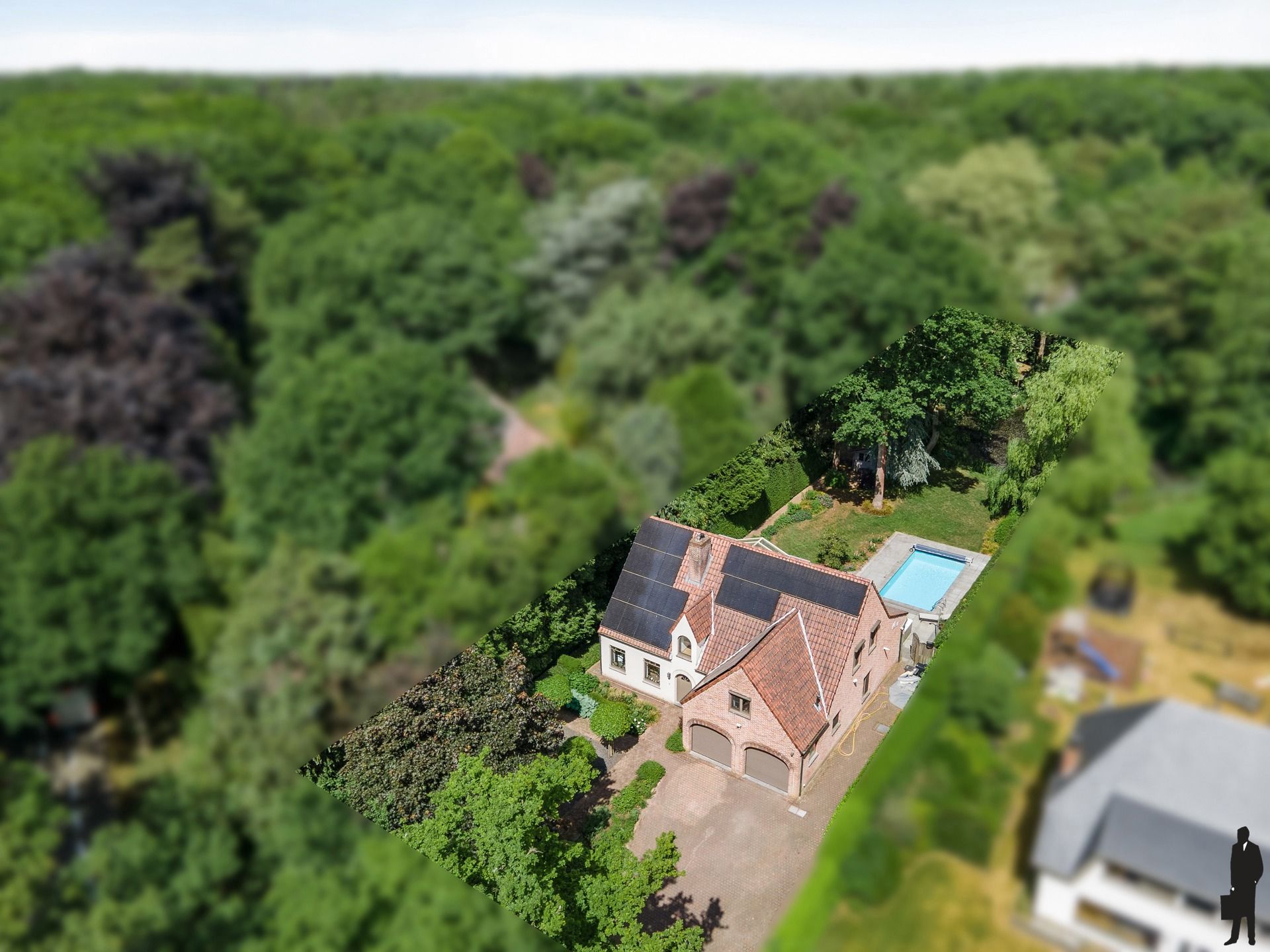 Stijlvol gerenoveerde villa met schitterende tuin en verwarmd zwembad foto 29