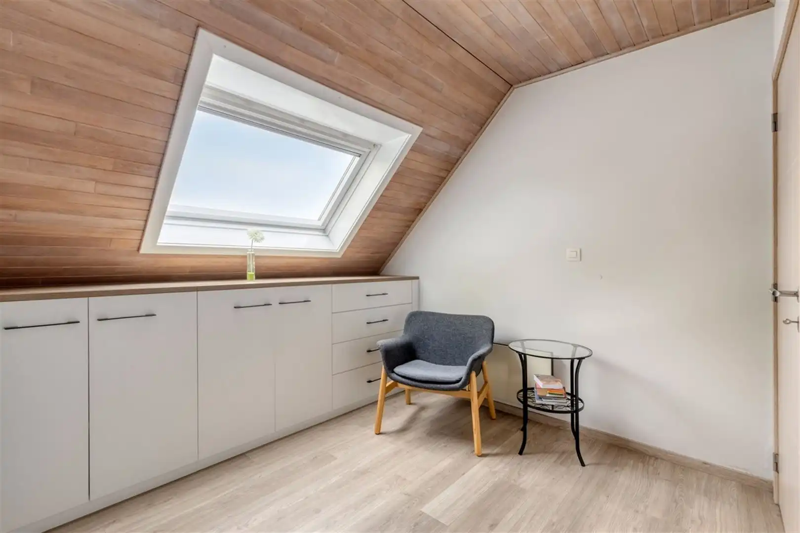 Verzorgde woning met 3 slpk en garage foto 27