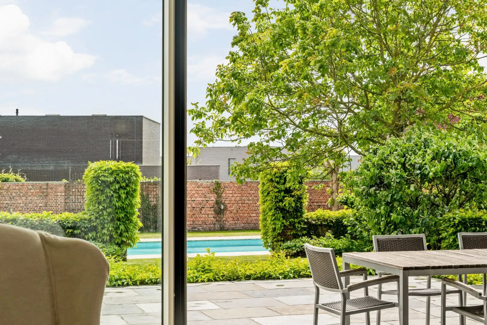 Karaktervolle villa met 3 slaapkamers, zwembad, garage en carport in Moorslede foto 5